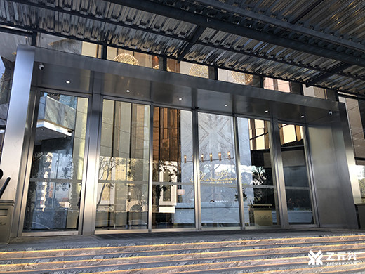 有框門扇-不銹鋼烤漆包邊玻璃自動門門體樣式 有框門扇-不銹鋼烤漆包邊玻璃自動門門體樣式