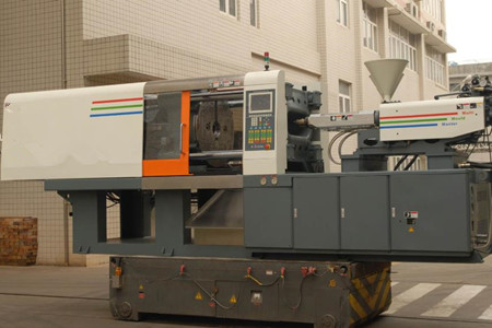 如何清洗伺服節(jié)能注塑機(jī)螺桿？清洗方法分享！